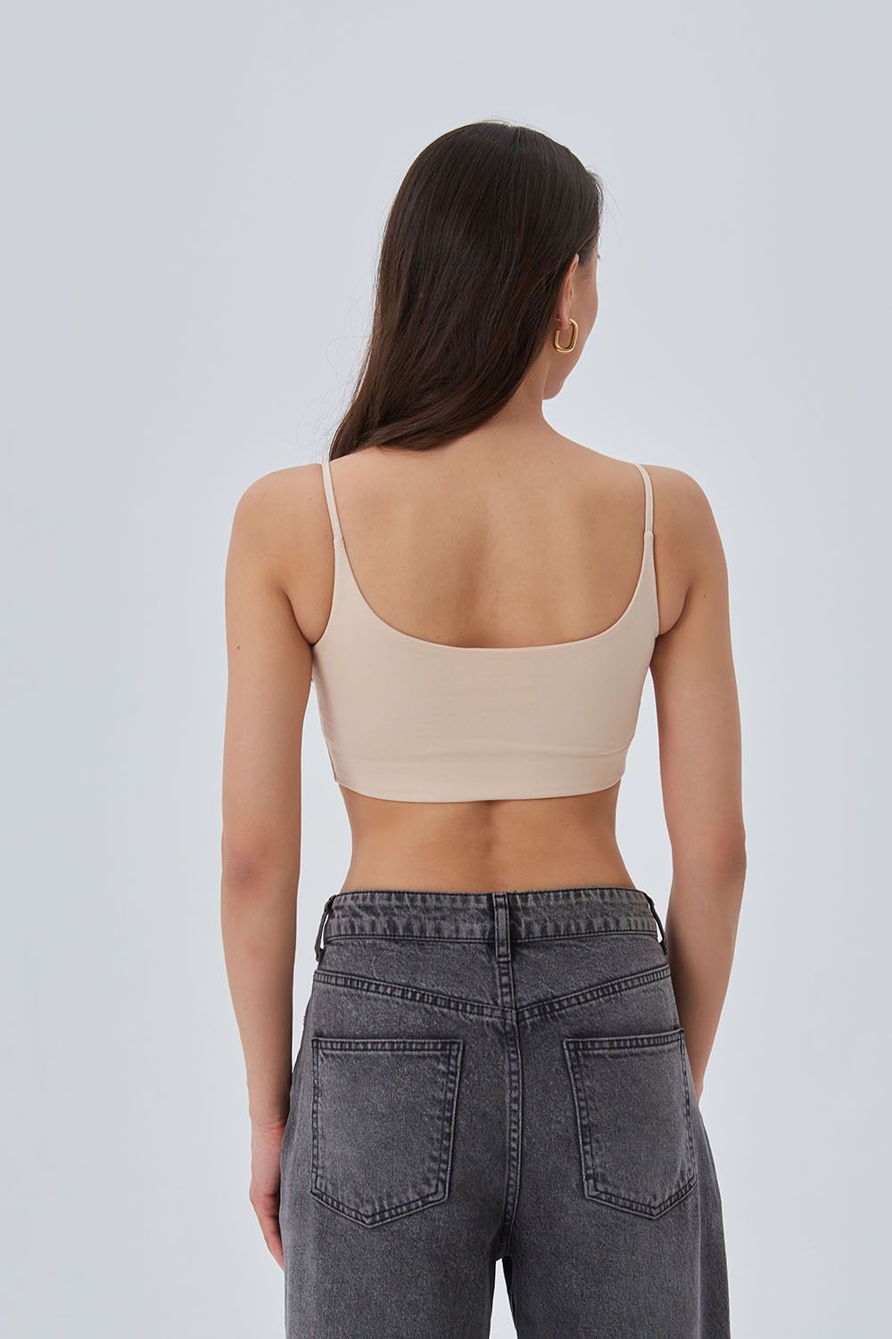 Кроп топ на бретелях из хлопка цвета беж