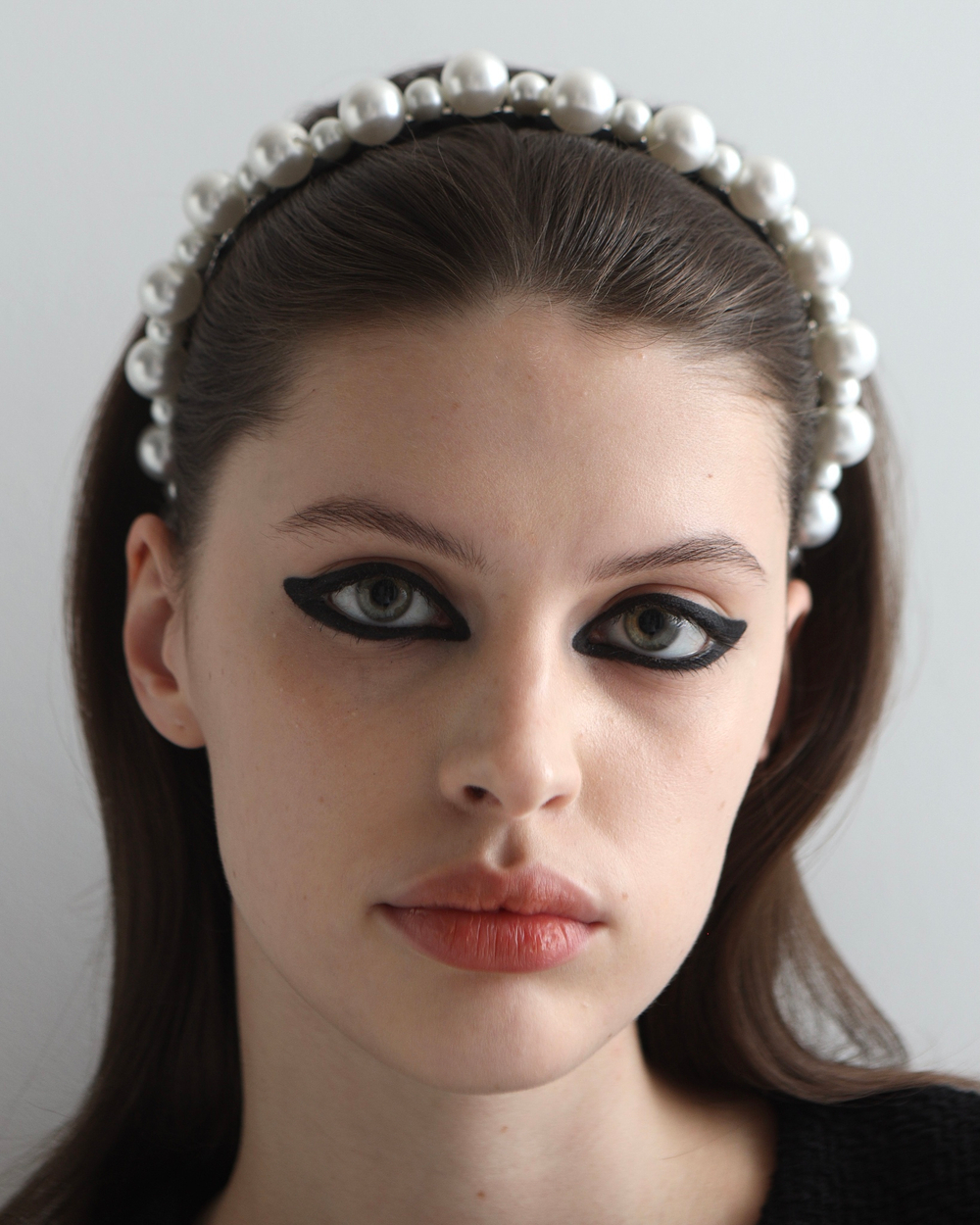 Тонкий ободок из шелка с жечугом