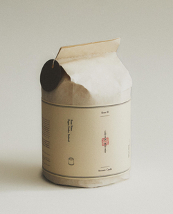 Zara Home - Ароматическая свеча cuir nuit, 140 г