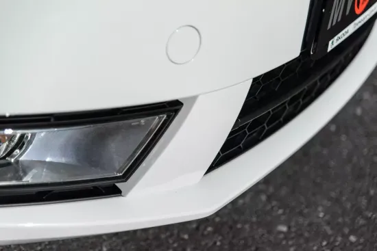 Вставки переднего бампера в стиле RS для Skoda Octavia III