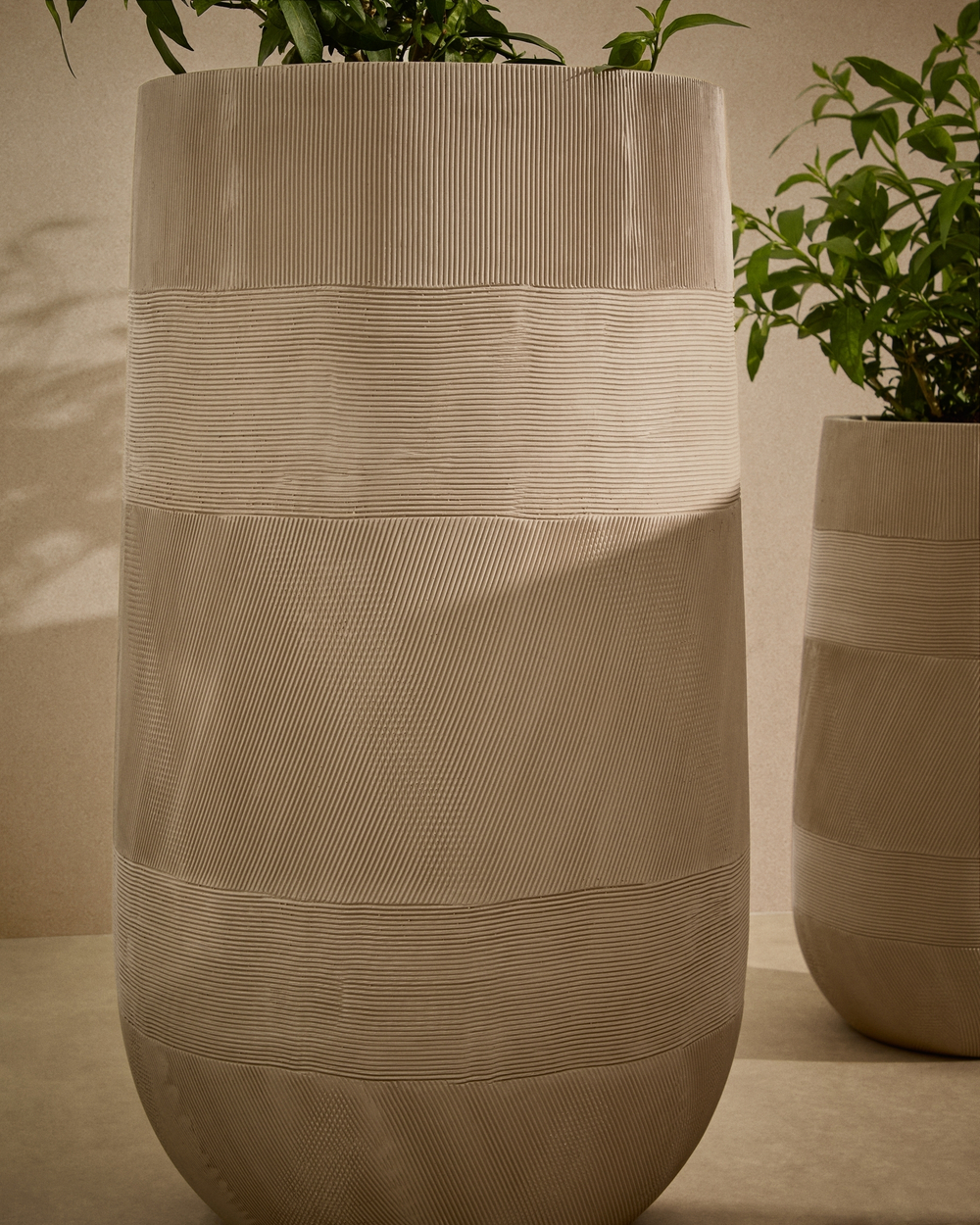 Набор из 2 кашпо Tival из песчаника бежевого цвета Ø 45 см