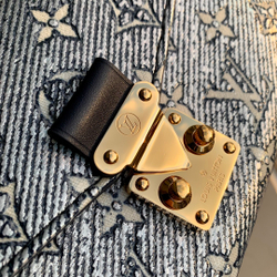 Louis Vuitton Pochette Metis East West