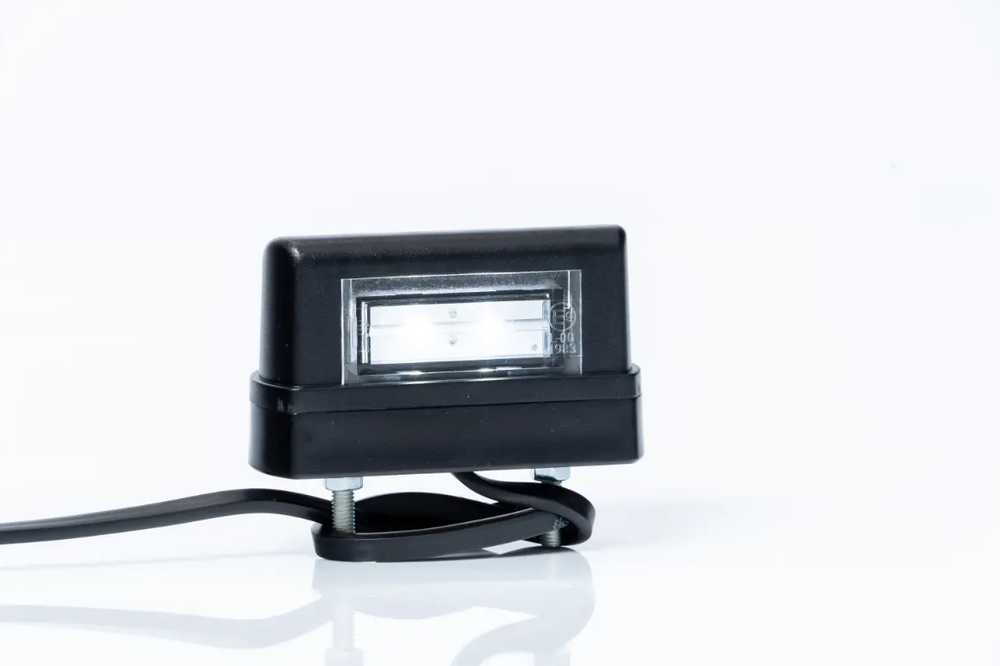 Фонарь освещения номерного знака Fristom FT-016 LED