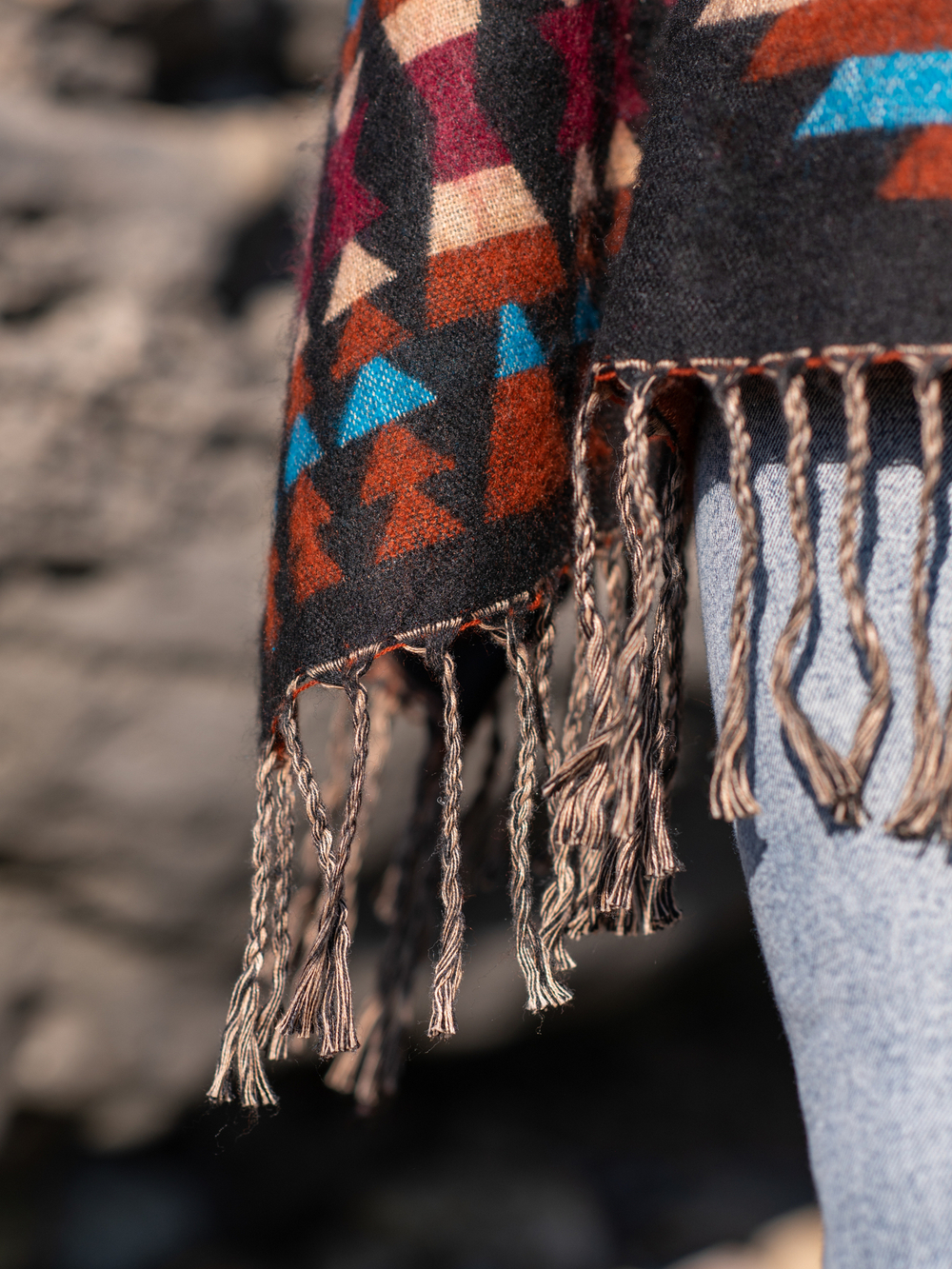 Пончо шерстяное с орнаментом