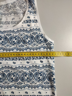 Топ стильный, визуально на 42/44 размер