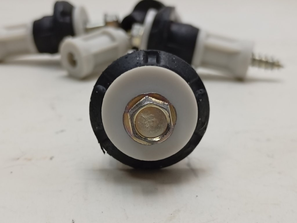 EWUC4105 кт43 Транспортировочные болты для стиральной машины Indesit б/у