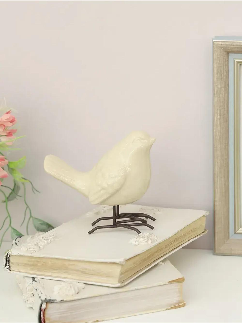 Статуэтки для интерьера на полку