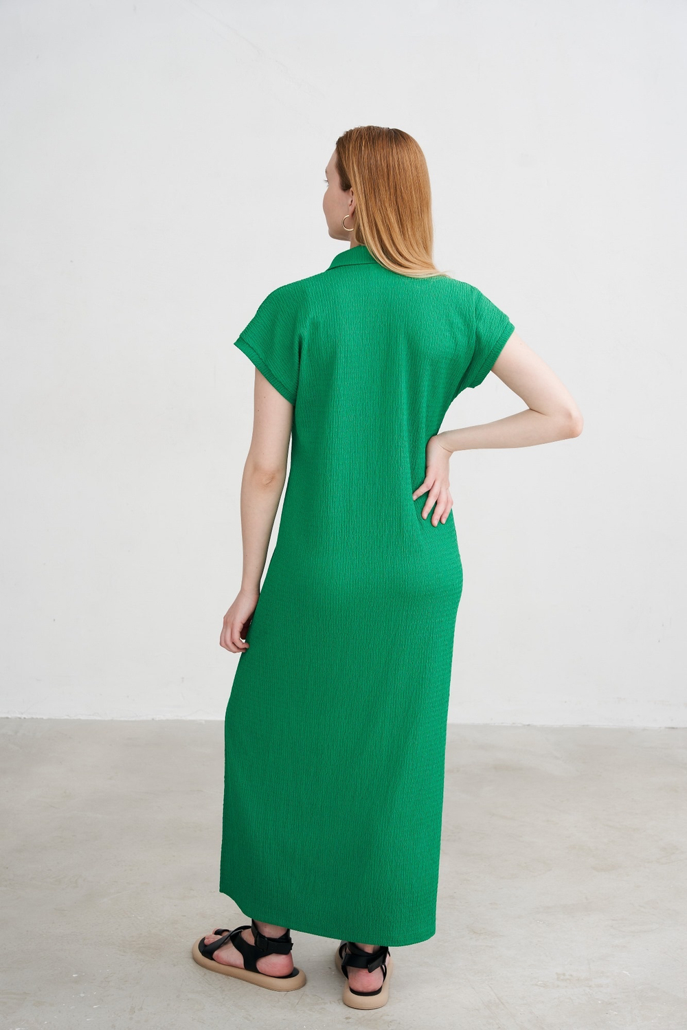 Зелёное платье с разрезом Тамбовчанка