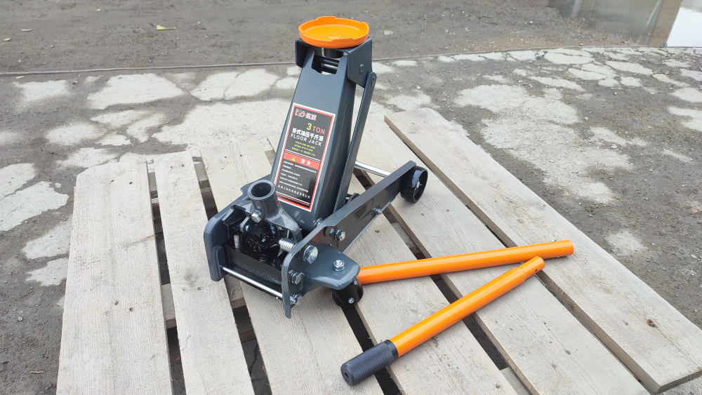 Домкрат подкатной 3 тонны