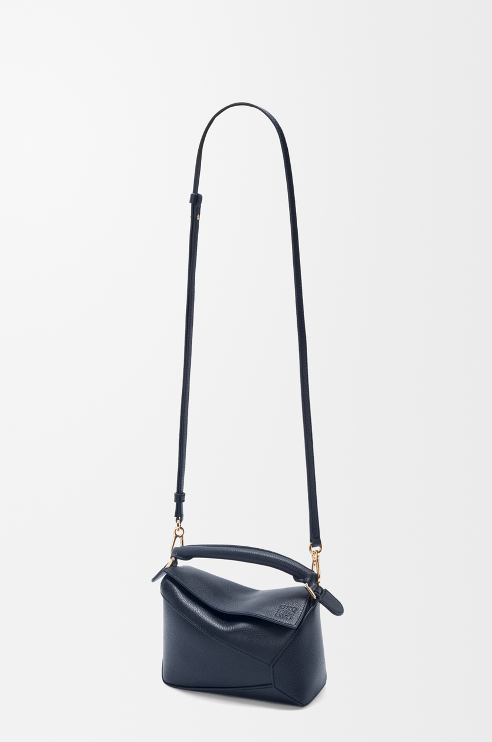 Loewe Мини-сумка Puzzle Edge из мягкой зернистой телячьей кожи, морской синий