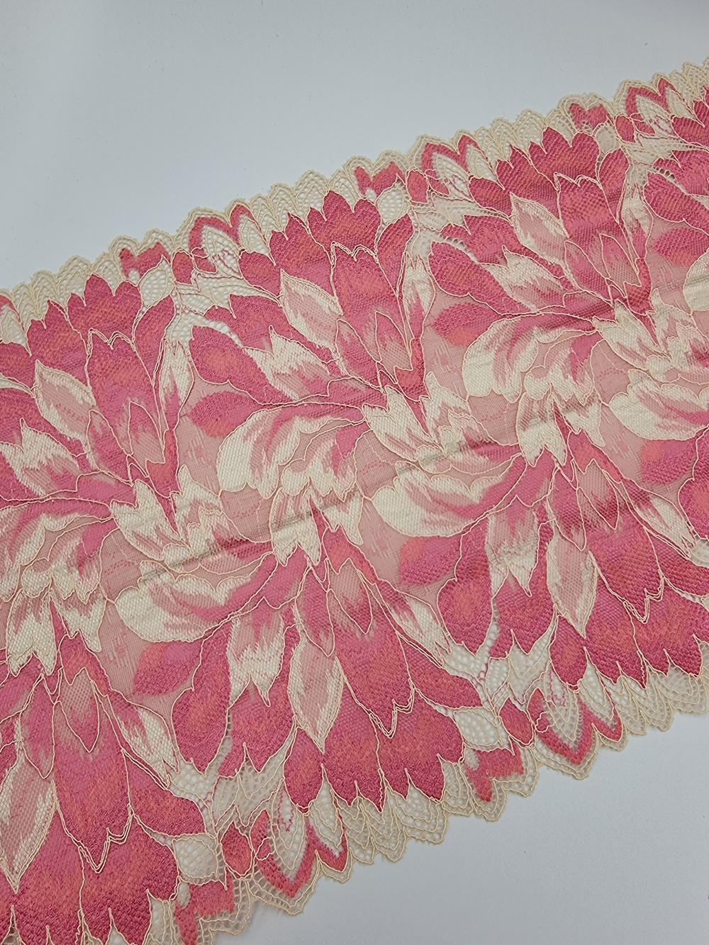 Кружево эластичное бежевый/кораллово-розовый К806 23 см