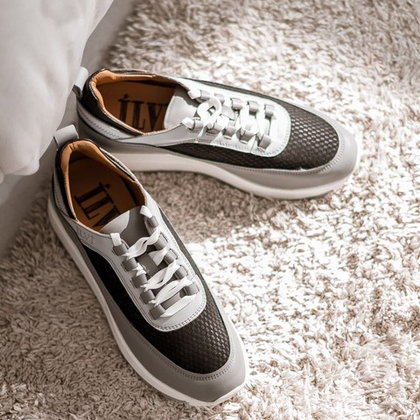 Кроссовки из натуральной кожи с текстильными вставками