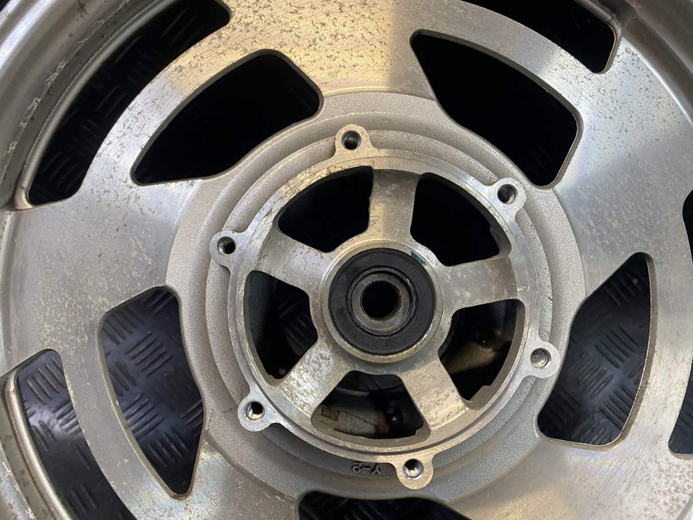 Колесо переднее Yamaha V-Max 1200 ACA 056438