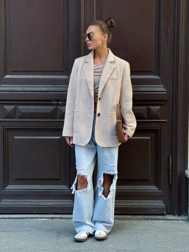 Вельветовый жакет бежевого цвета