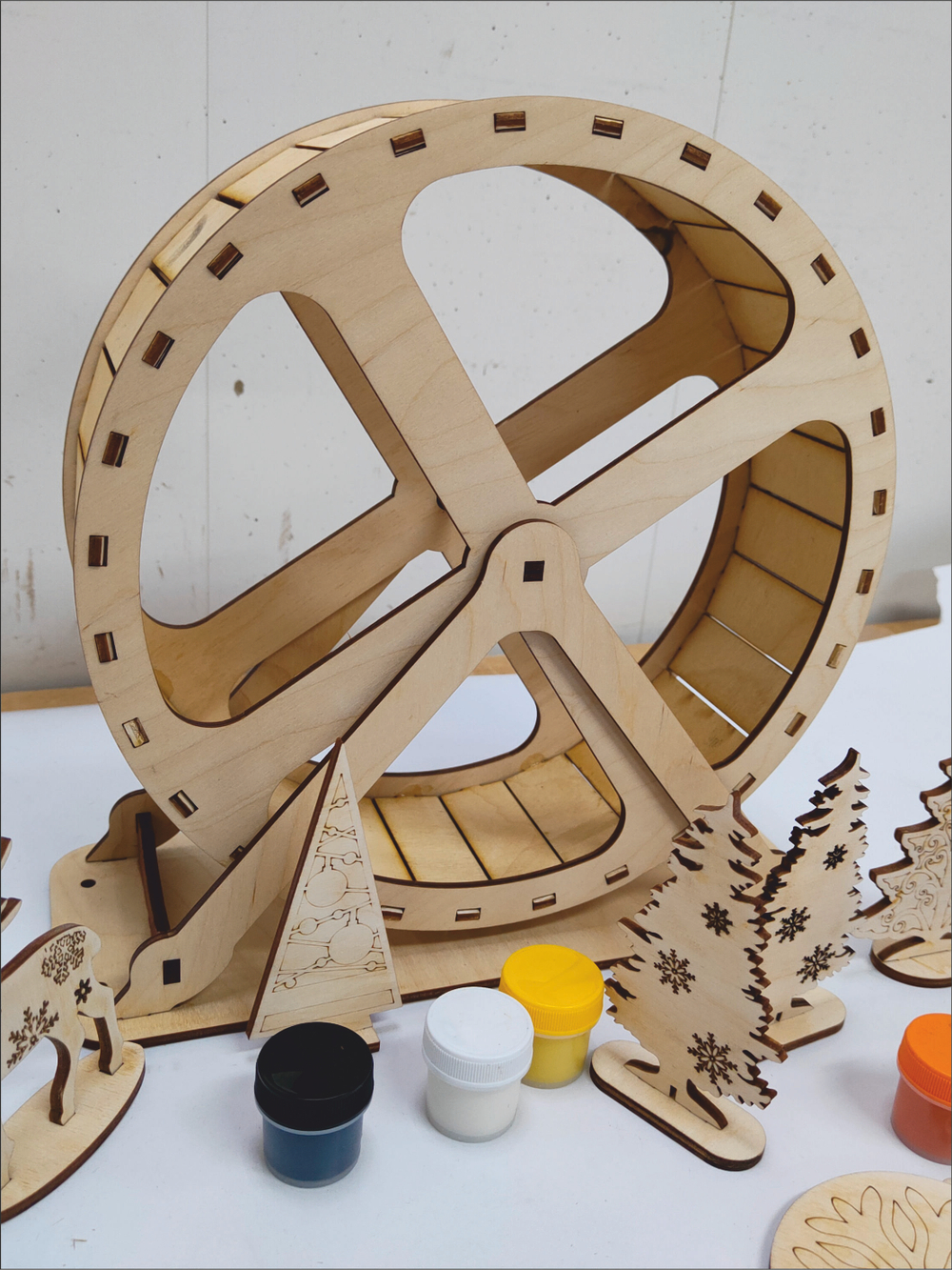 Новогоднее беговое колесо для грызуна 25см