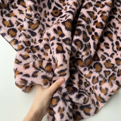Искусственный мех розовый леопард