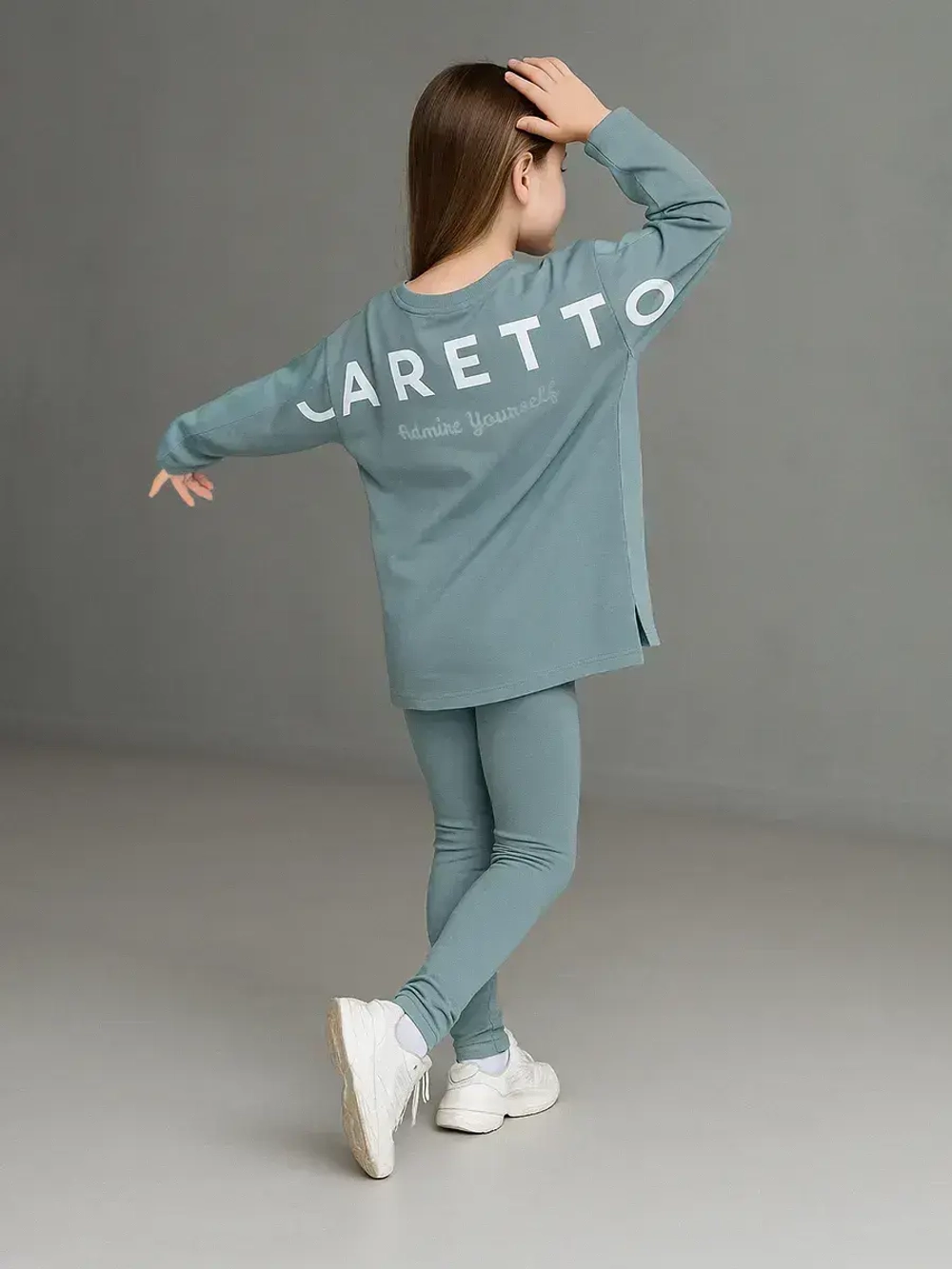 Спортивный костюм для девочки на весну с леггинсами