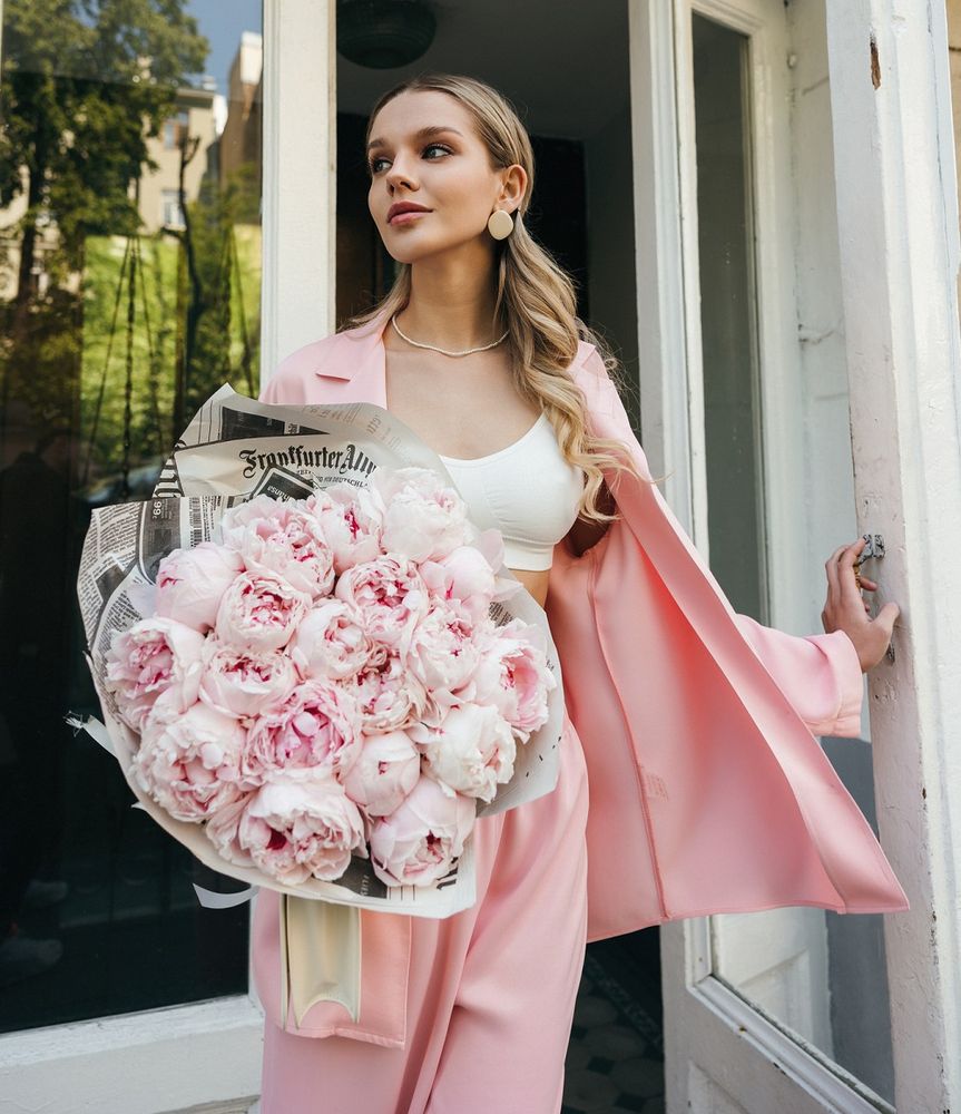 Топ-3 базовые модели одежды в бельевом стиле, уместные в гардеробе каждой женщины