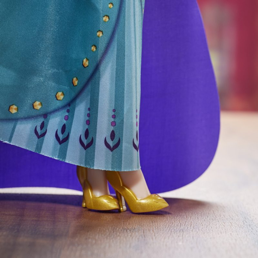Hasbro Disney Frozen  - Королева кукол Анна Холодное Сердце