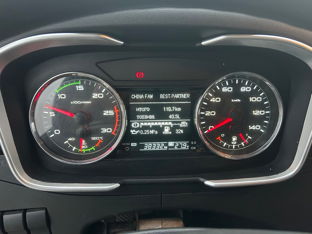 FAW J6 6x4 Бортовой с КМУ 352127 (Дизельный, 11.1 л, 390 л.с. МТ)