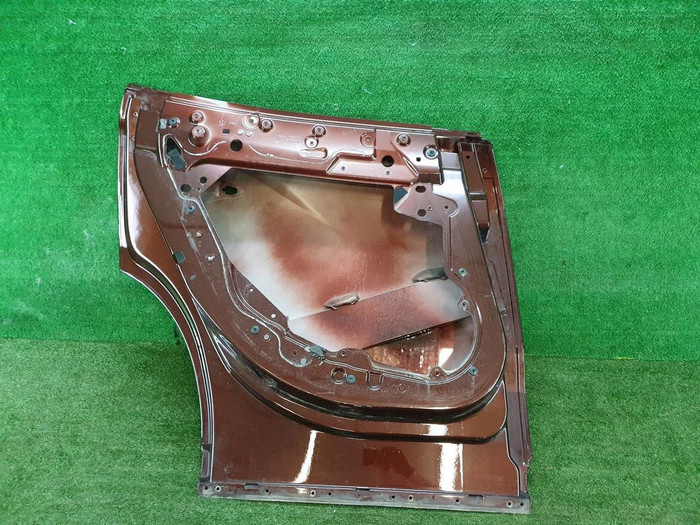 Дверь задняя левая Maserati Levante (2016-2024)