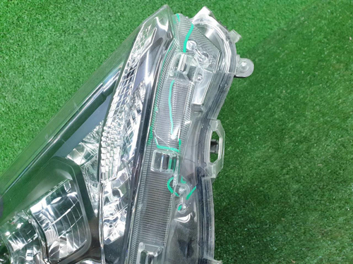 Битая Фара правая Toyota RAV4 5 XA50 (2018-н.в.) LED