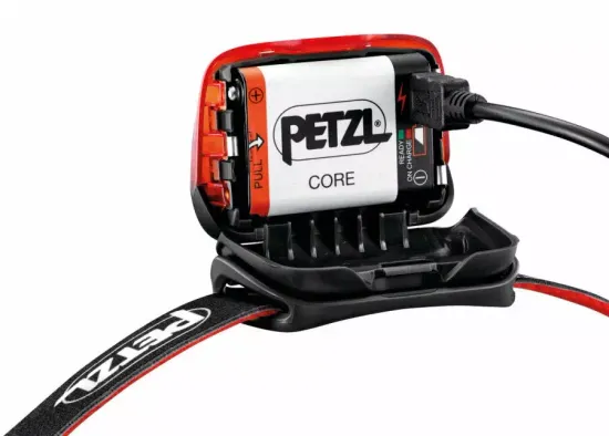 Фонарь светодиодный налобный Petzl Actik Core красный