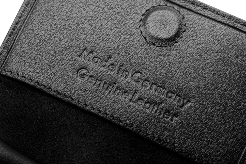 B+W Pouch for 3 filters up to 77mm. Чехол для 3х светофильтров Ø до 77мм