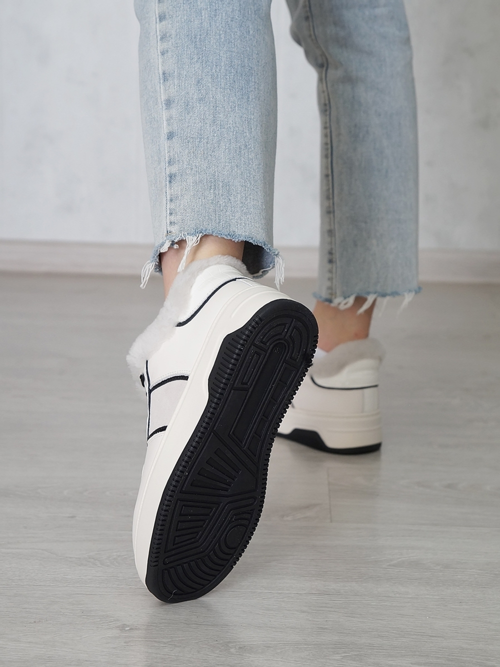 Кроссовки женские зимние