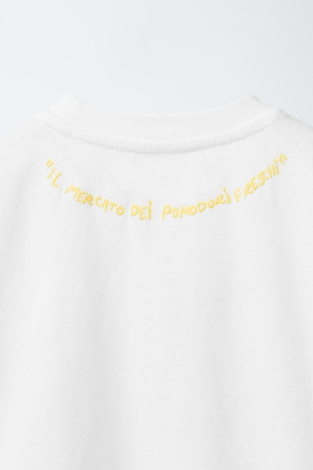 ZARA ФУТБОЛКА С НАШИВКОЙ «ЛИМОНЫ», ЖЕЛТОВАТО-БЕЛЫЙ