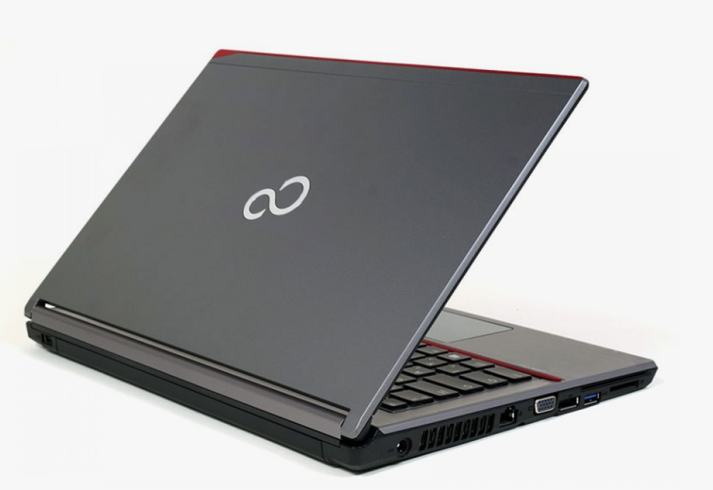 13,3" Ноутбук Fujitsu LifeBook E736 TN (1366x768, Intel Core i5-6300U, RAM 8ГБ, SSD 256ГБ, Intel HD Graphics 520, OS Windows)