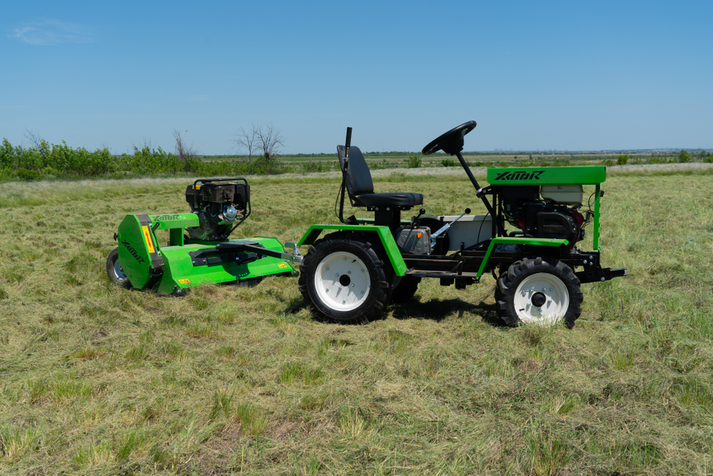 КОСИЛКА-ИЗМЕЛЬЧИТЕЛЬ FLAIL MOWER XFM-1400 С ПЕРЕДНИМ КРЕПЛЕНИЕМ