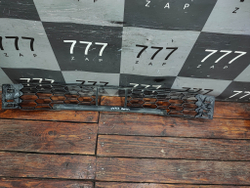 Решетка переднего бампера Skoda Rapid 2 20-нв Б/У Оригинал 60U853677D