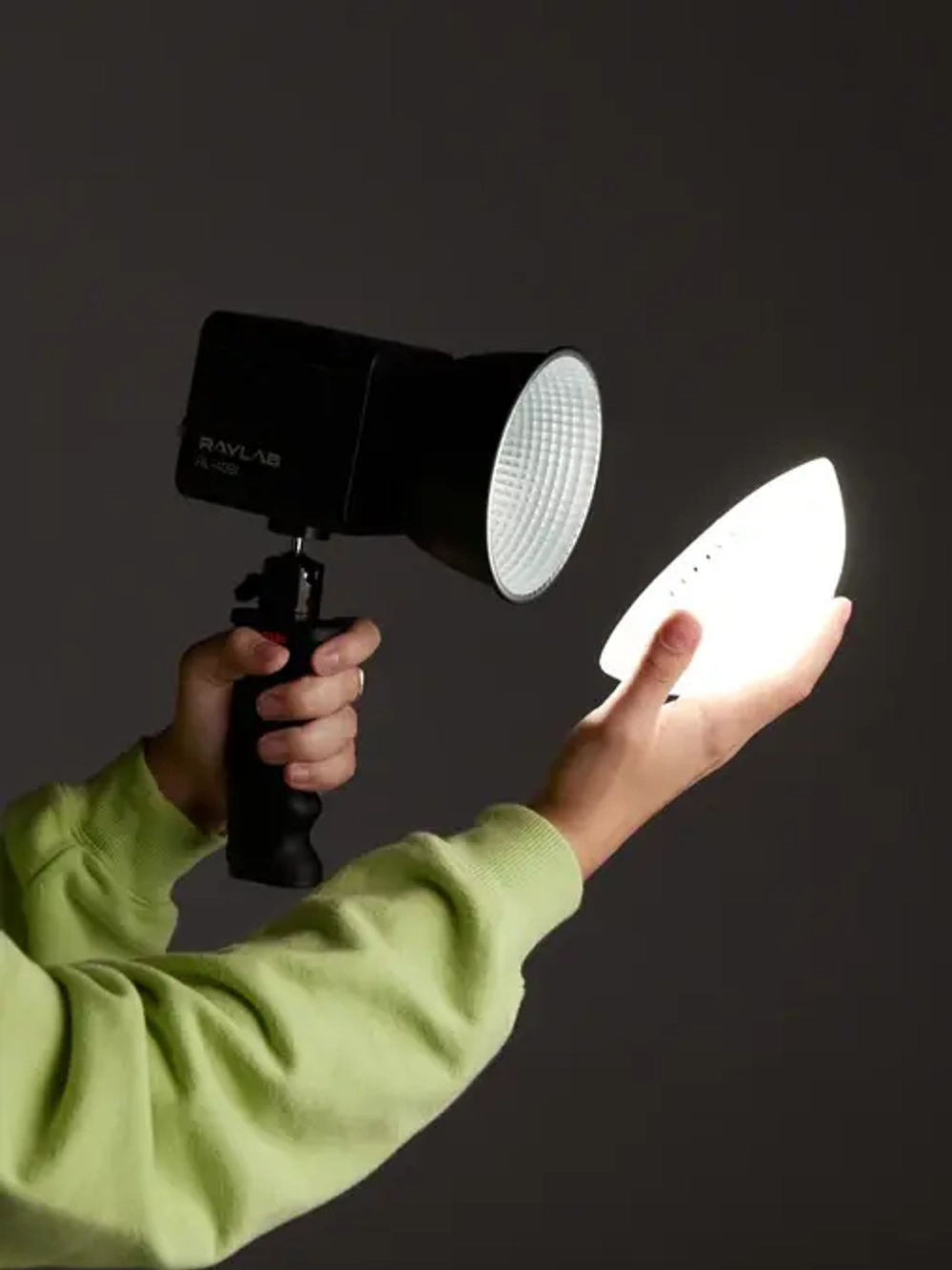 Осветитель светодиодный Raylab RL-40BI 2500-6500K 40W 3400mAh c акс-ми