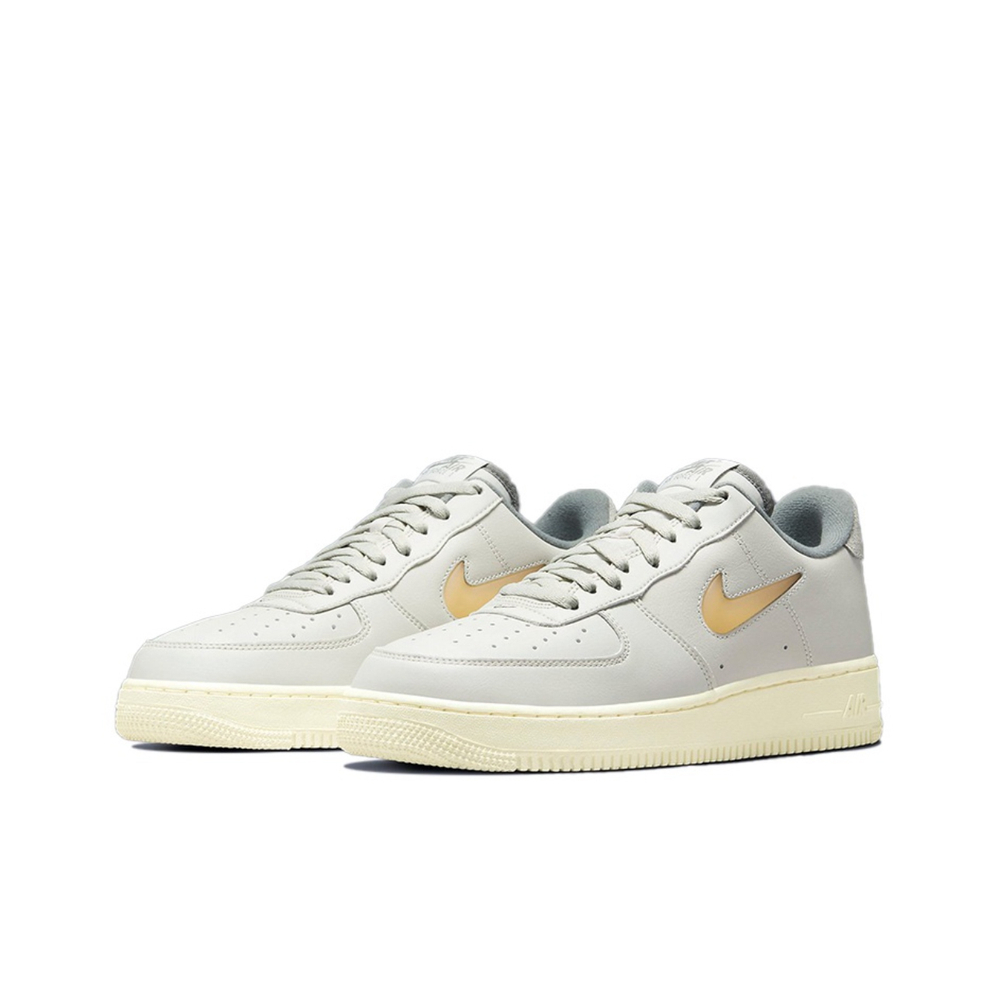 Кроссовки Nike Air Force 1 Low '07 LX  «Жемчужина»