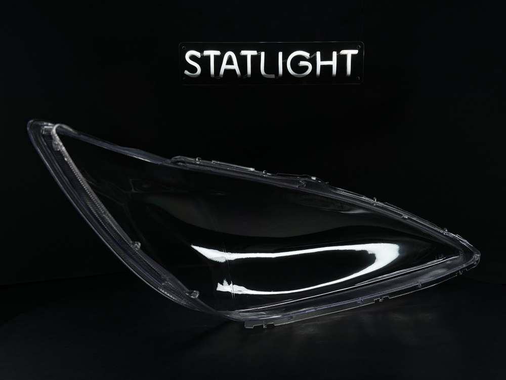 Левое стекло фары Toyota Camry XV30 2001-2004