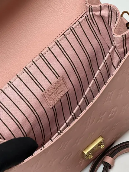 Сумка Louis Vuitton Pochette Metis розовый