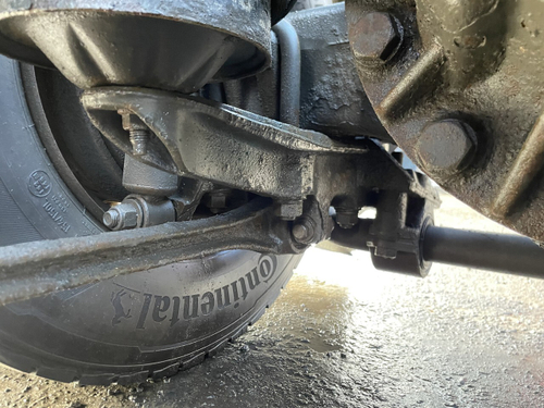 Кронштейн пневморессоры правый