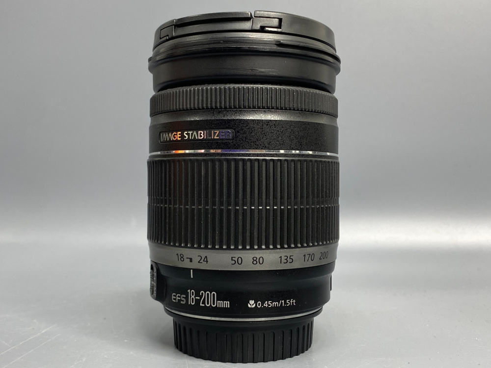 Canon EF-S 18-200mm 3.5-5.6 IS