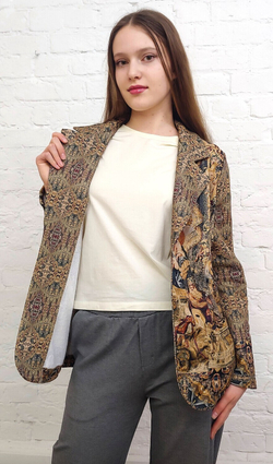 Трикотажный жакет "Барокко", по мотивам рисунков на портьере, представляющих Венеру и амуров, эпоха Людовика XIV