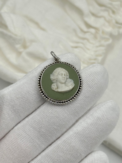 Кулон Wedgwood зелёный