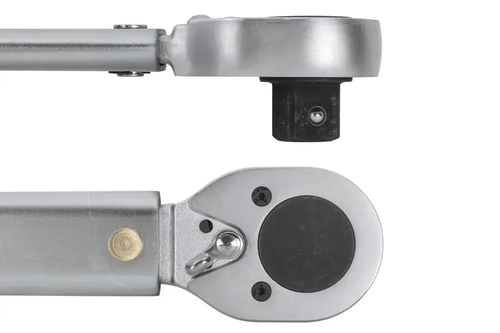 Ключ динамометрический RF-64781030: щелчкового типа 1 DR (140-700Nm) в пласт. кейсе ROCKFORCE