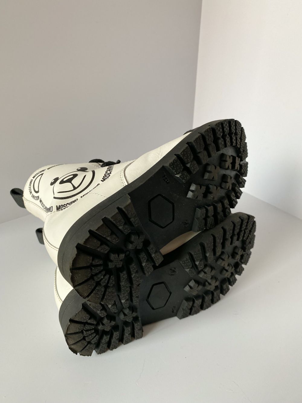 Ботинки Moschino, 26