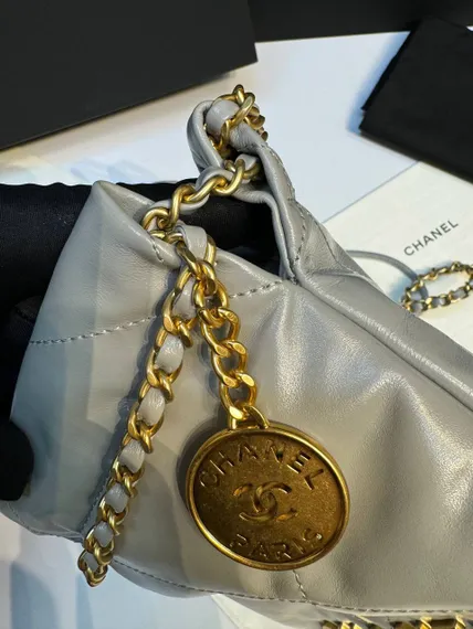 Сумка Chanel 22 mini серый