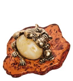 Народные промыслы AM-1041 Фигурка «Кот с сосиской на подставке» (латунь, янтарь)