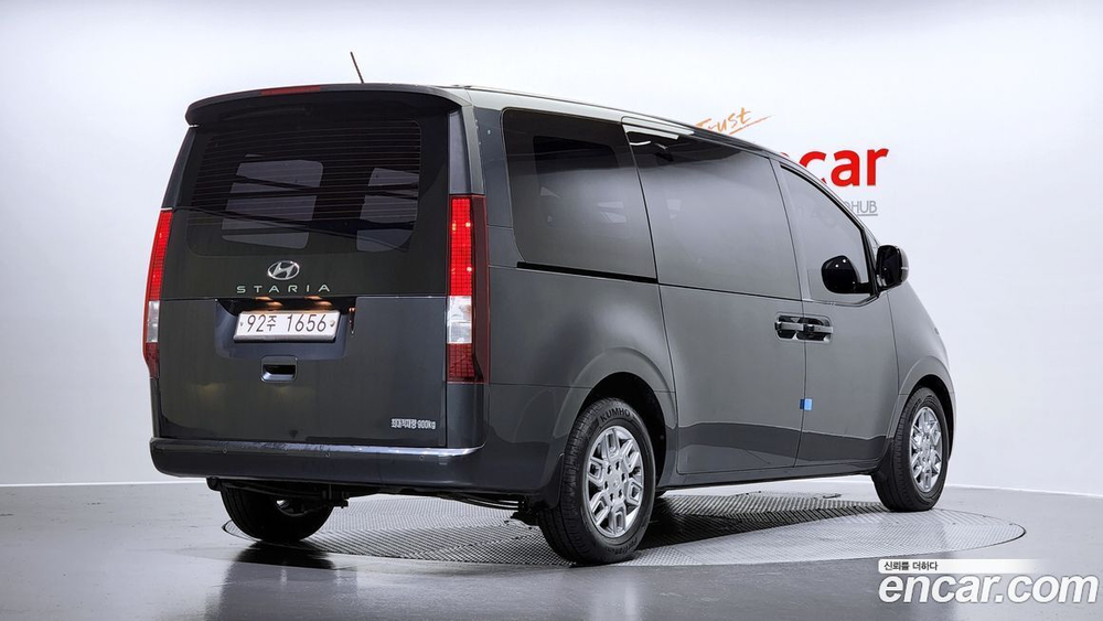 Hyundai Staria Cargo 3-х местный (05.2021)