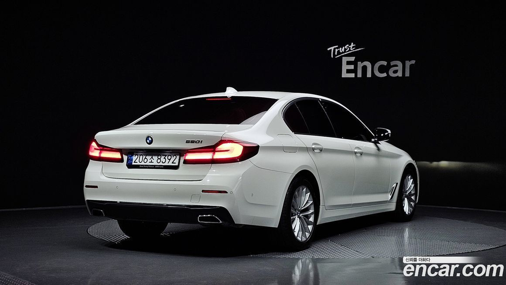 BMW 5 Series (G30) 520i Luxury (10.2022)