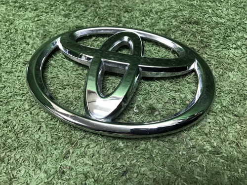 Эмблема крышки багажника Toyota RAV4 5 XA50 18-нв