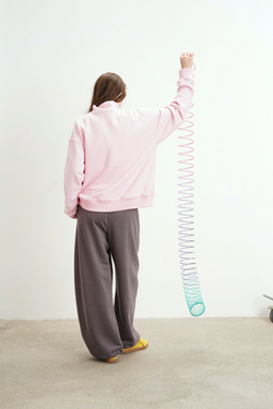 Брюки-бананы из серого футера с велюровым эффектом