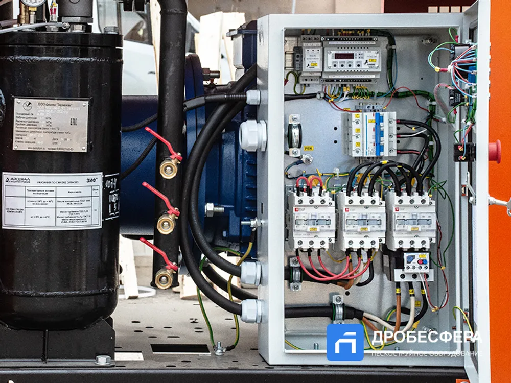 Винтовой компрессор ЗИФ-СВЭ-5,2/0,7 в кожухе